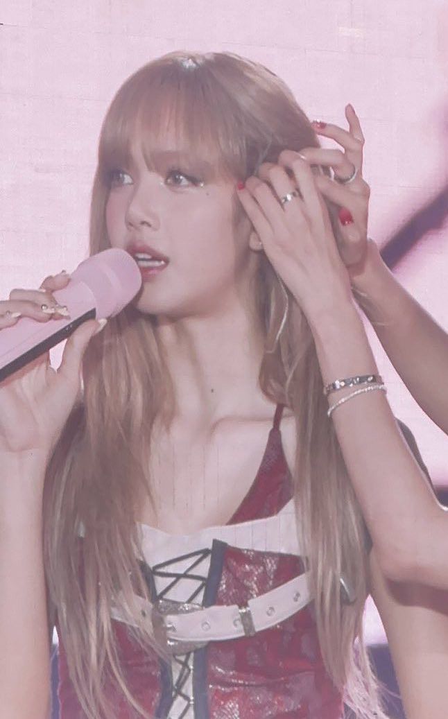 Lisa (BLACKPINK)的幕后花絮