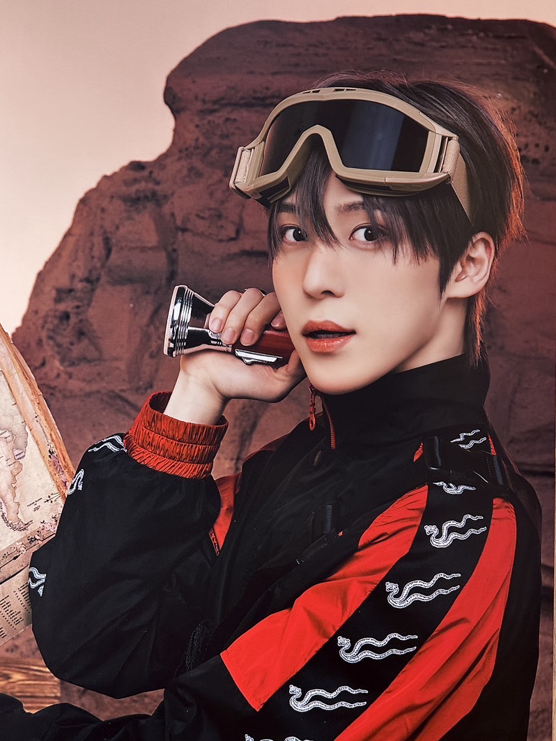 Behind-the-scenes cut of Yunho (ATEEZ)