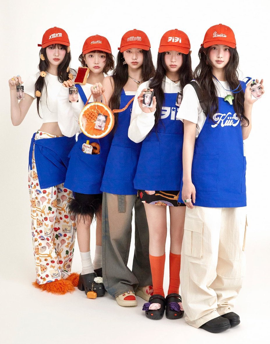Behind-the-scenes cut of KiiiKiii