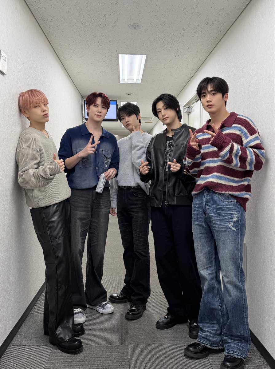 위아이의 비하인드 컷