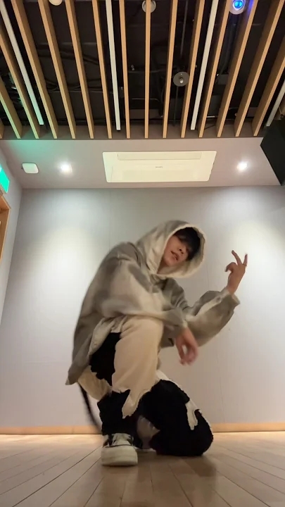 Latest photo of He Xinlong (ALPHA DRIVE ONE)