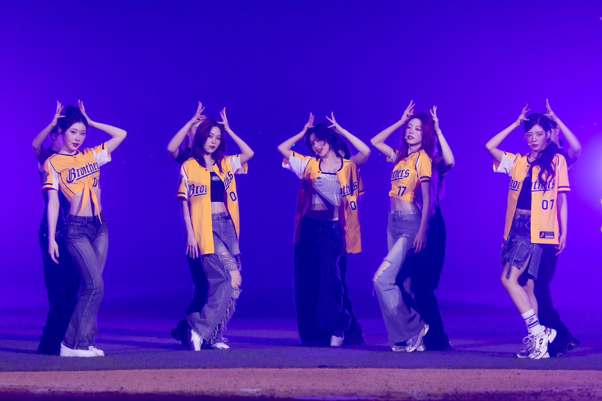 Behind-the-scenes cut of ITZY