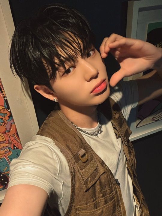 Behind-the-scenes cut of EVNNE