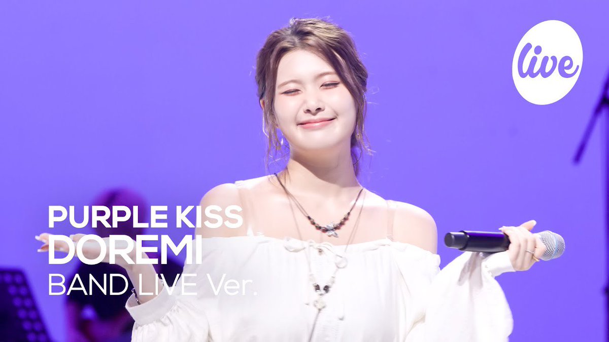 A moment captured by PURPLE K!SS's fan