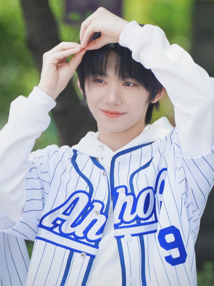 Behind-the-scenes cut of Park Han (AHOF)
