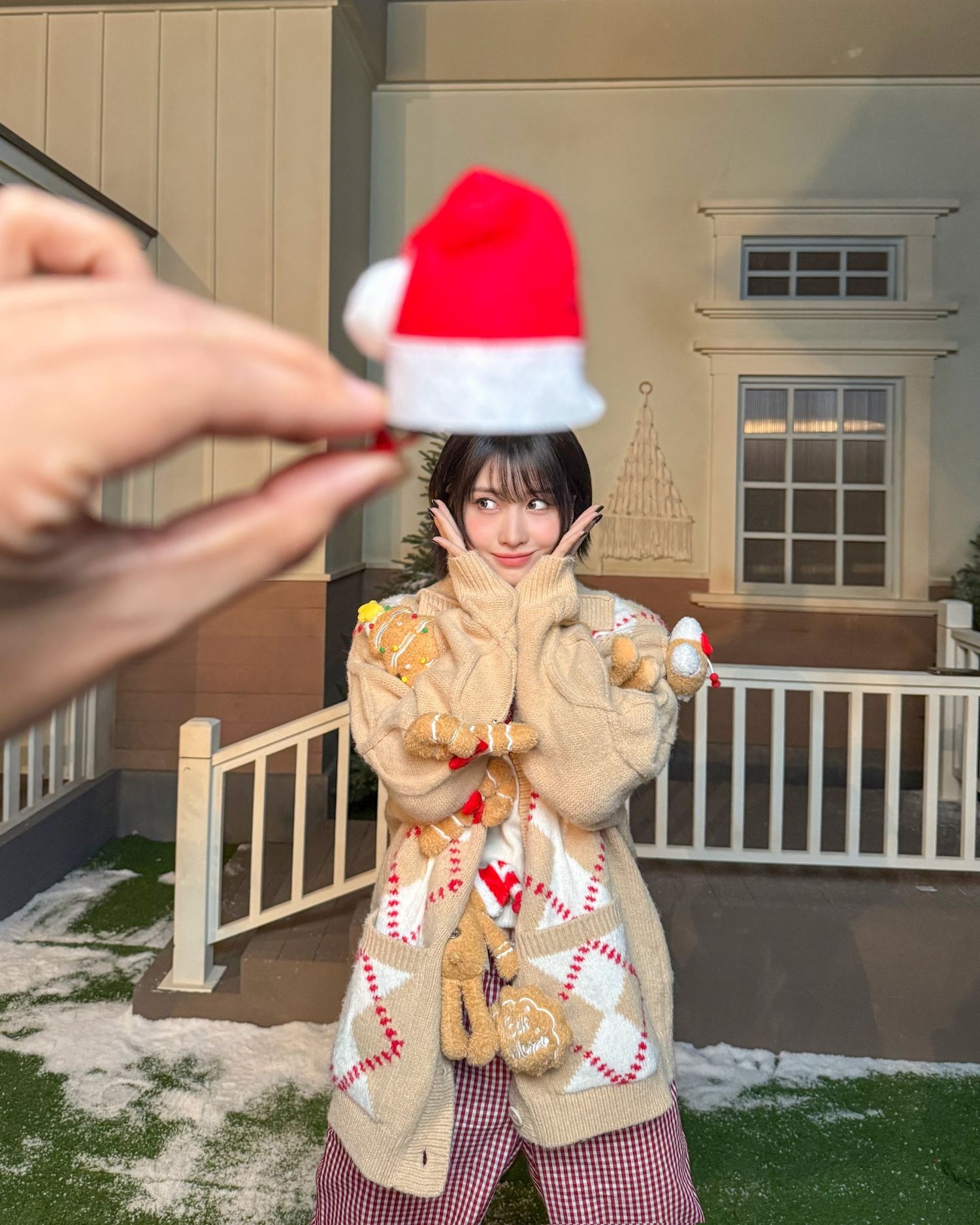 Recent activity shot of Momo (TWICE)