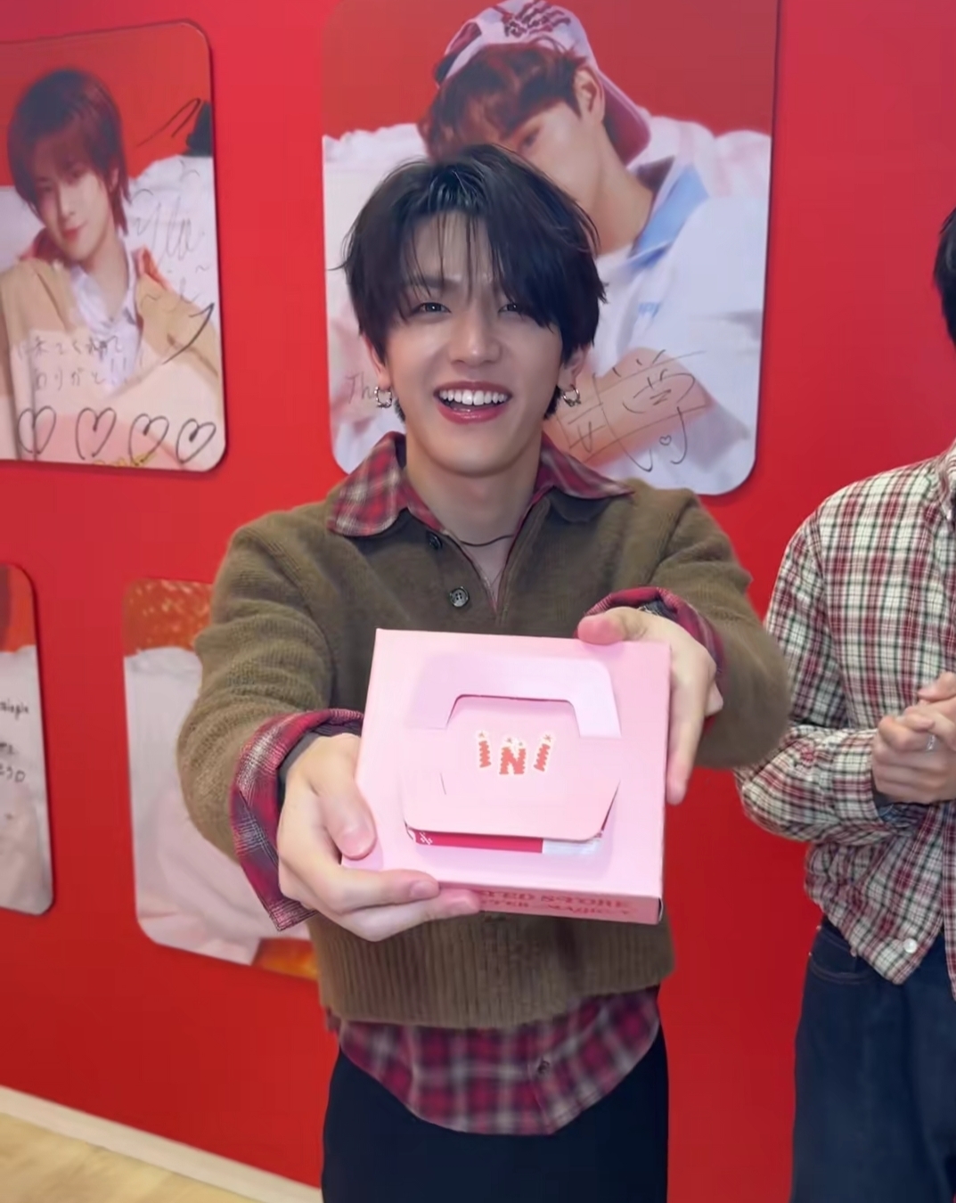 타카츠카 히로무 (INI)의 비하인드 컷