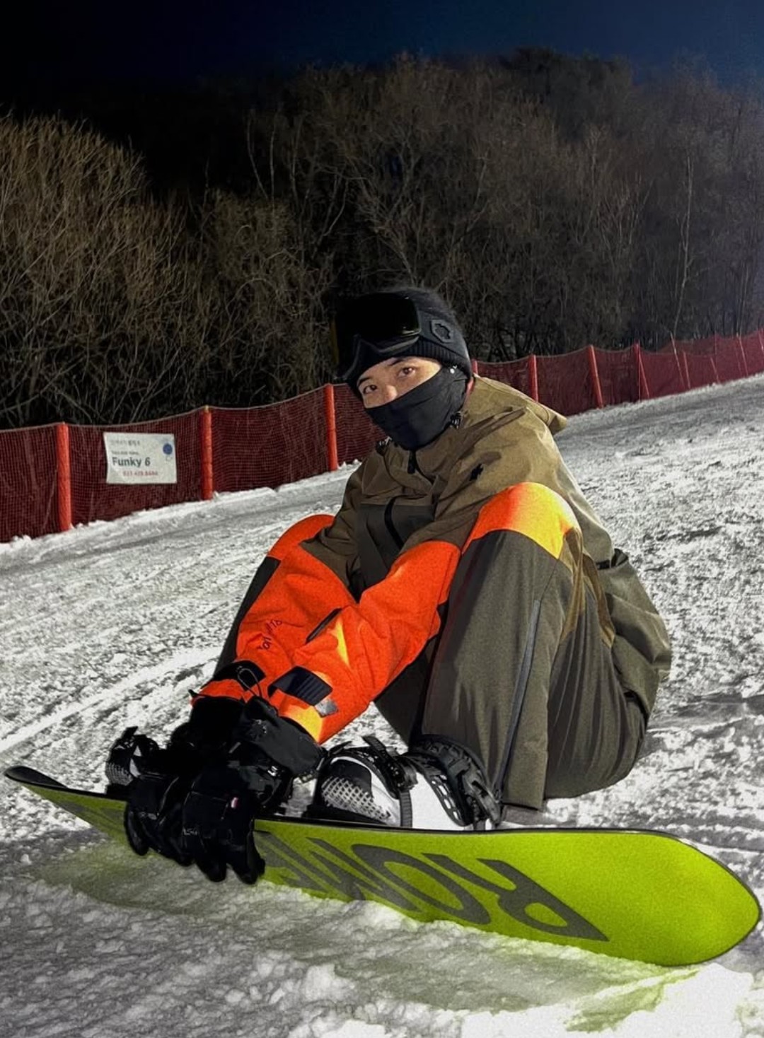 A moment captured by Jeonghan (SEVENTEEN)'s fan