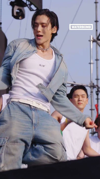 Recent activity shot of Lee Minhyuk (BTOB)