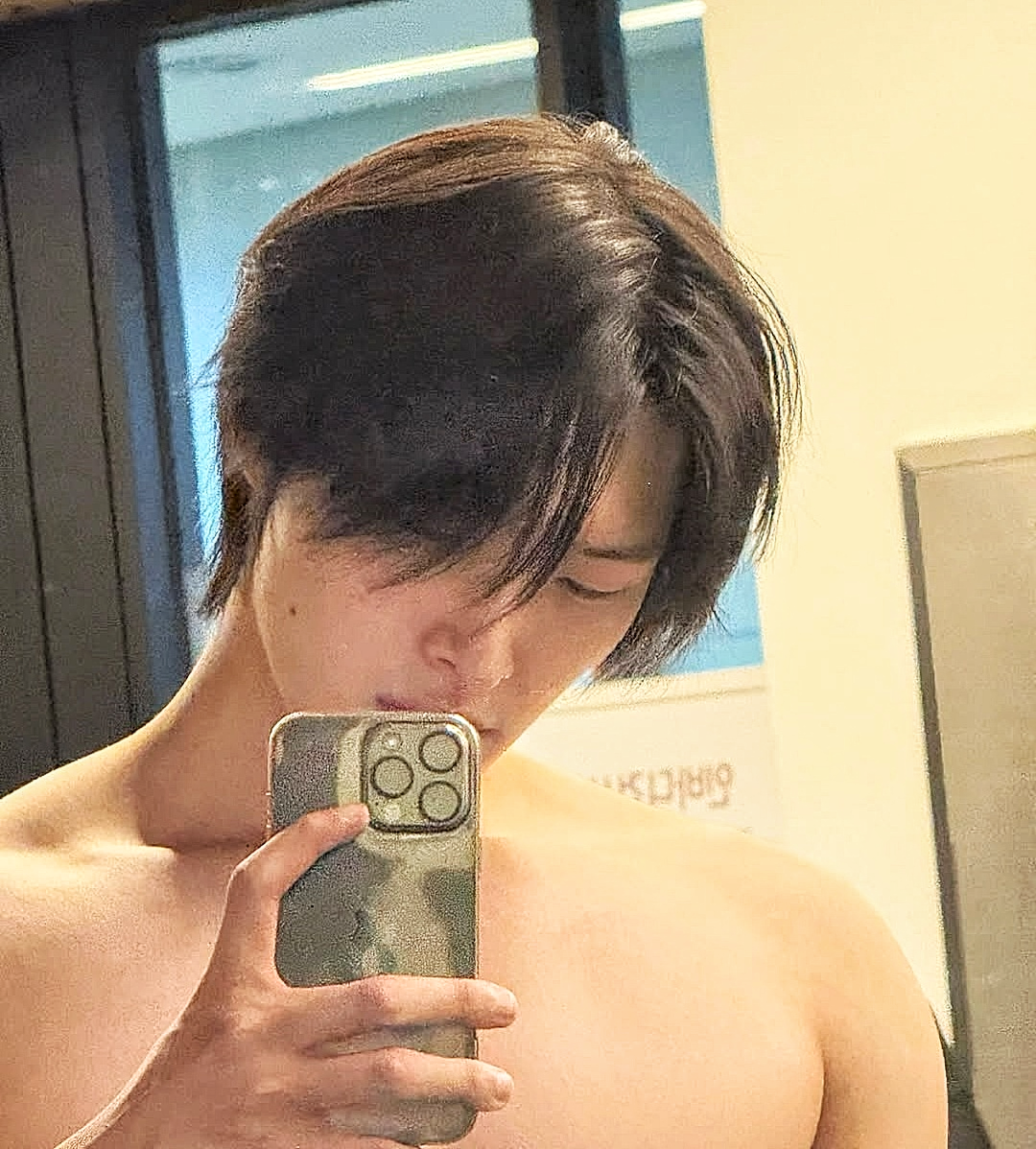 Behind-the-scenes cut of Mingi (ATEEZ)