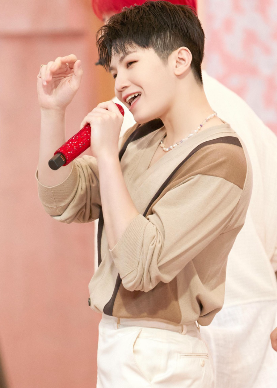 Woozi (SEVENTEEN)粉丝拍下的瞬间
