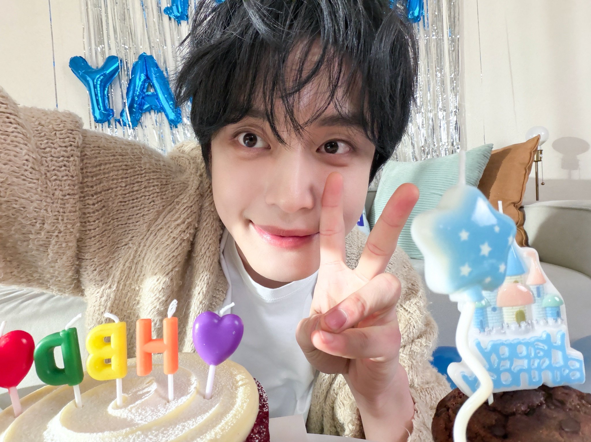 Behind-the-scenes cut of Kim Jiwoong (ZEROBASEONE)