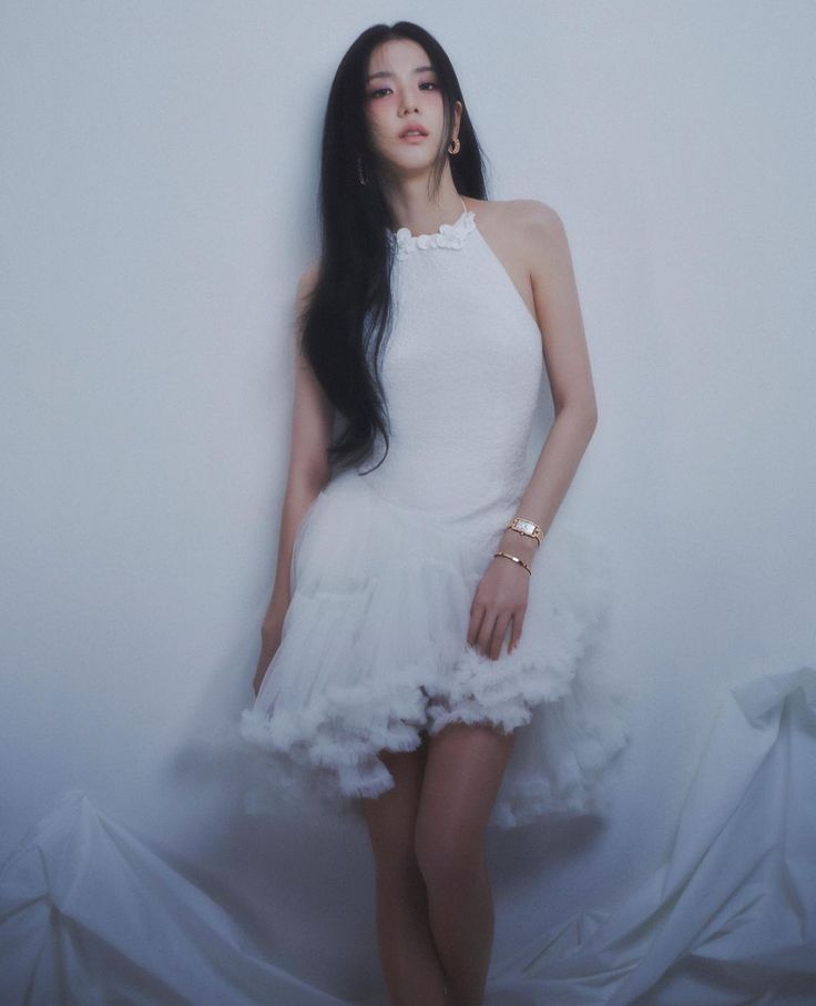 Behind-the-scenes cut of Jisoo (BLACKPINK)