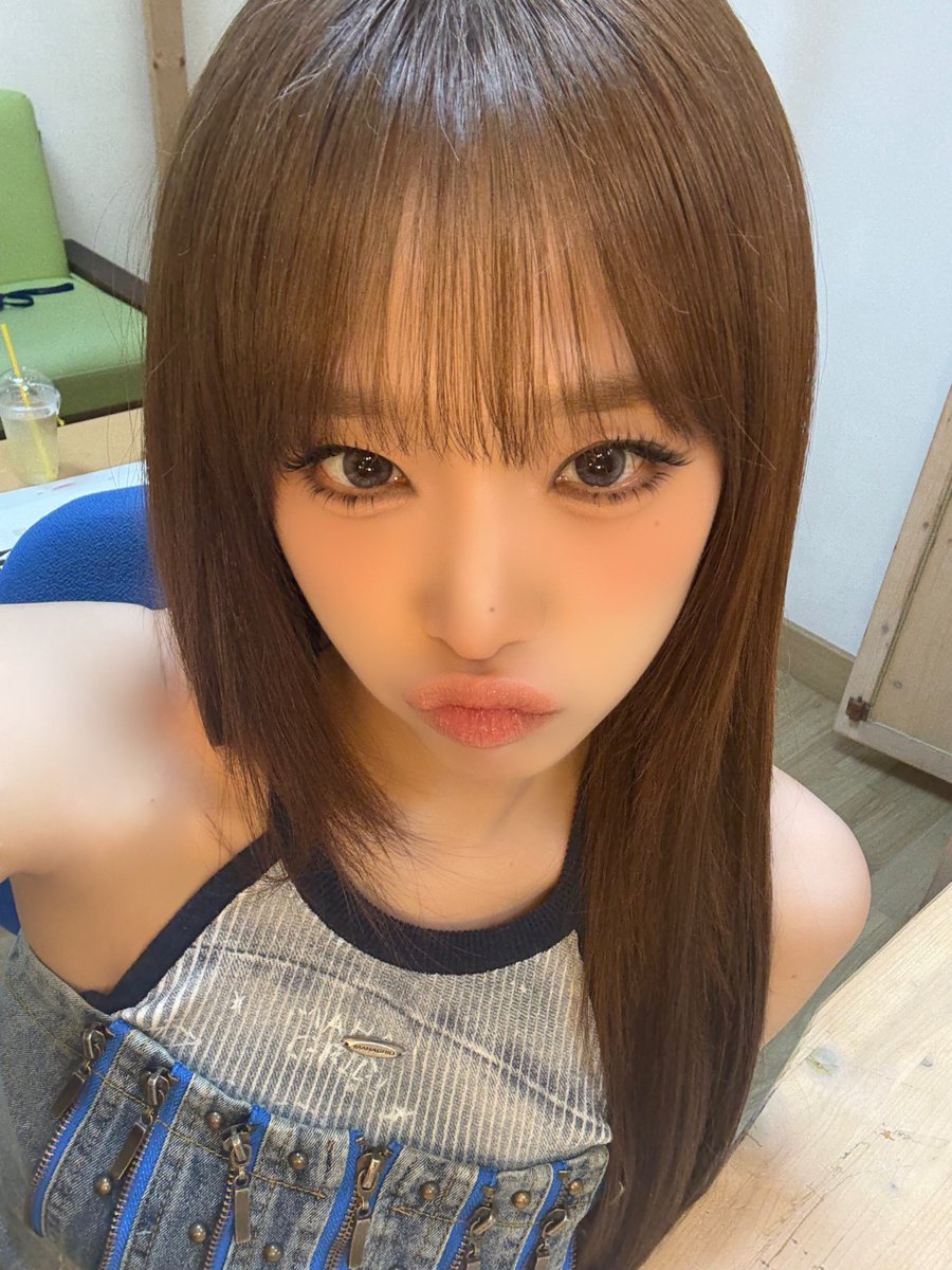 A moment captured by Choi Yena's fan