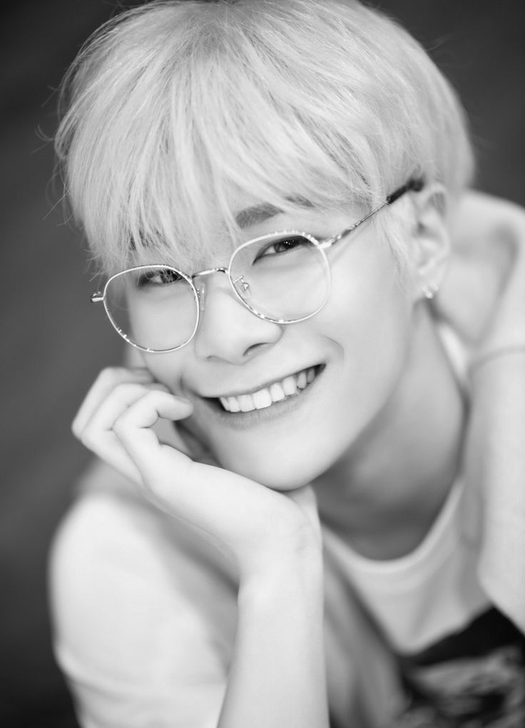A moment captured by Moonbin (ASTRO)'s fan