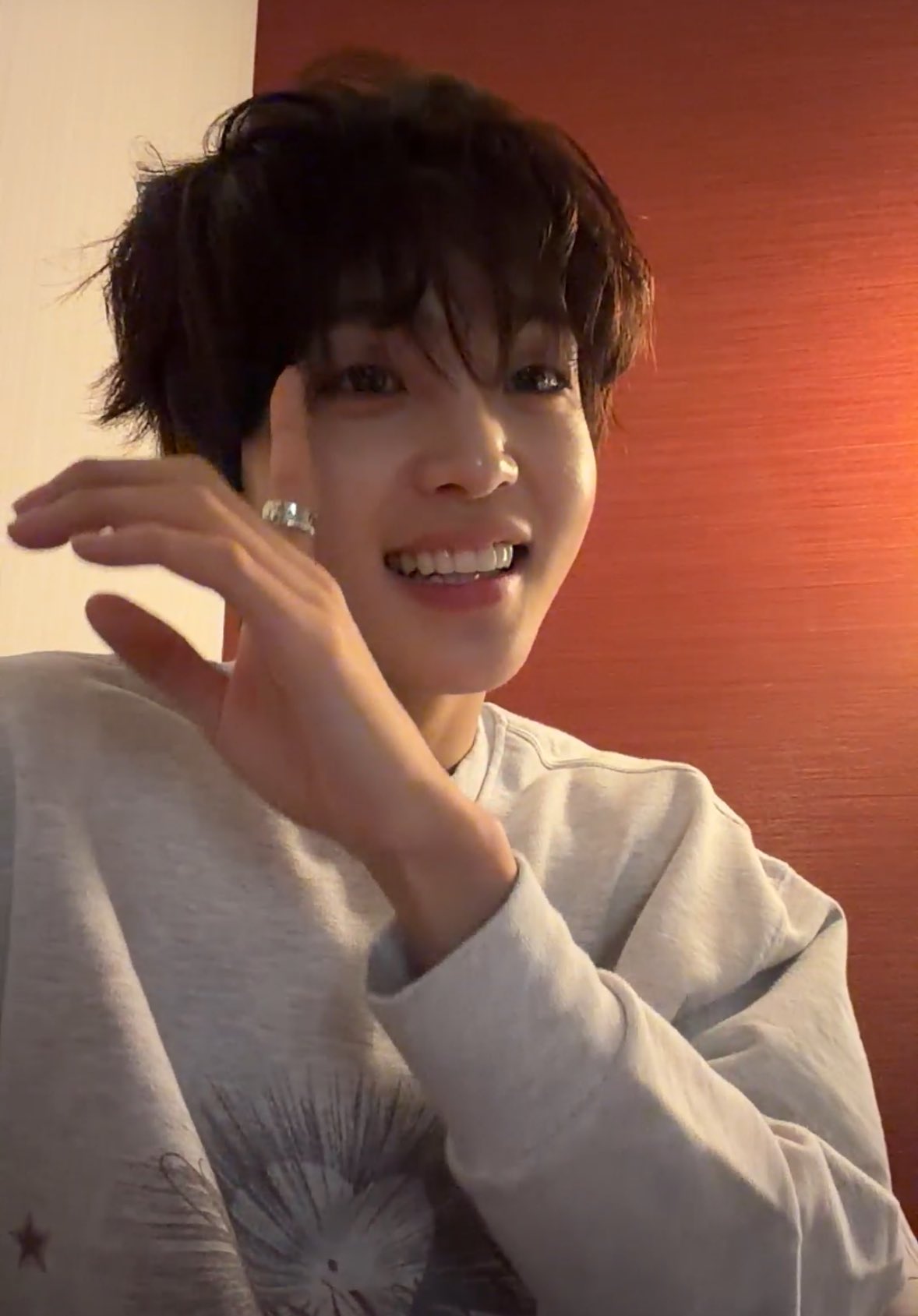 Recent activity shot of Hyeongjun (CRAVITY)