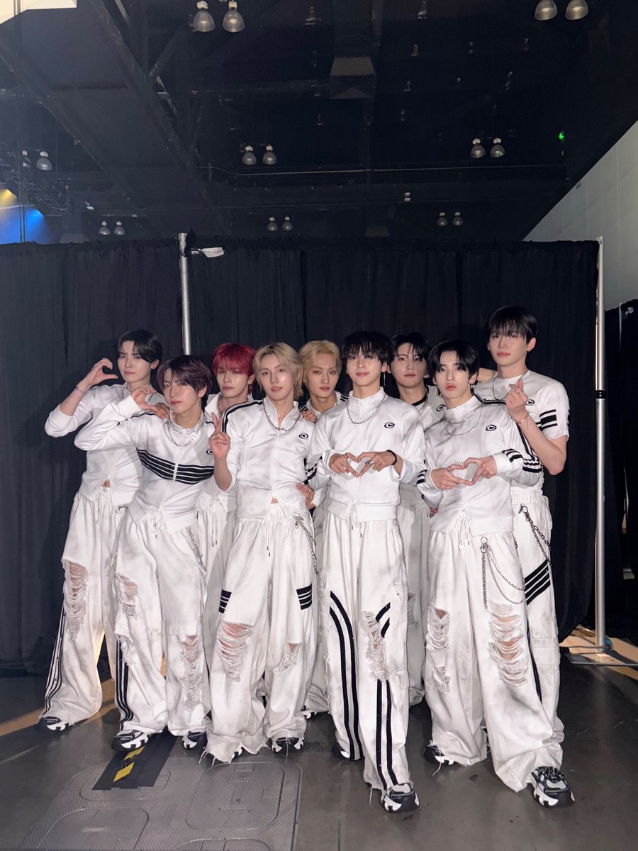 A moment captured by CRAVITY's fan