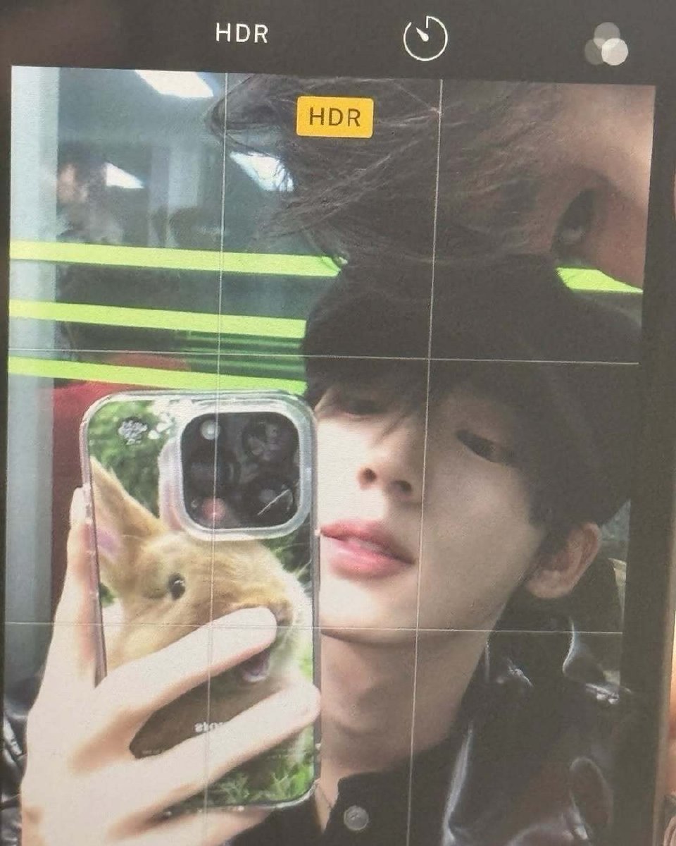 A moment captured by Han Yujin (ZEROBASEONE)'s fan