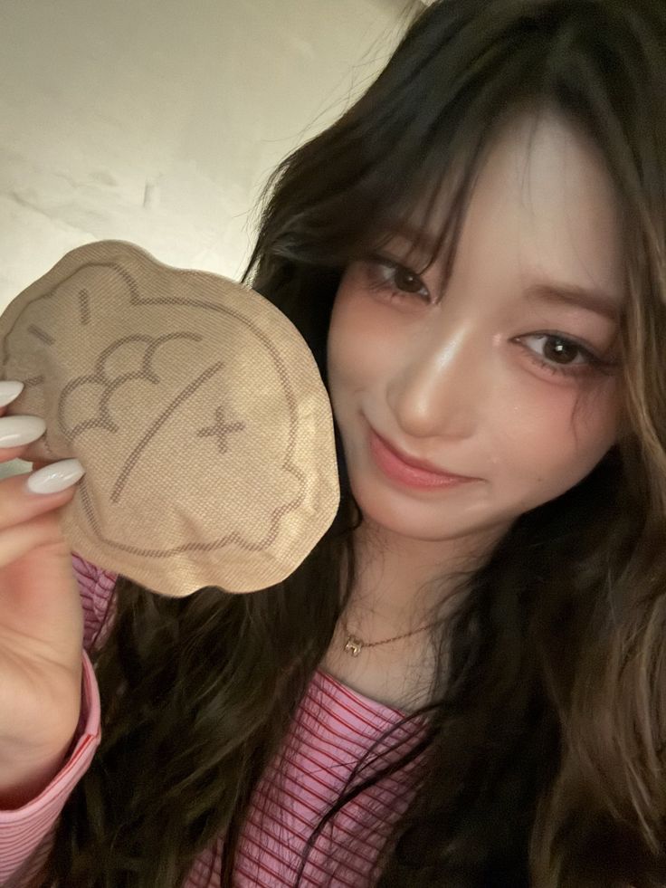 Behind-the-scenes cut of Leeseo (IVE)