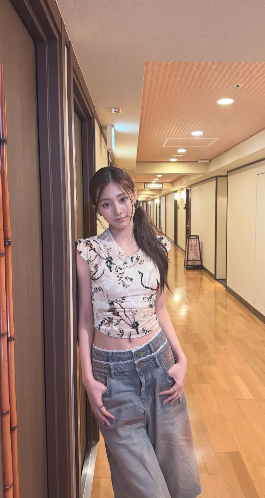Behind-the-scenes cut of Tzuyu (TWICE)