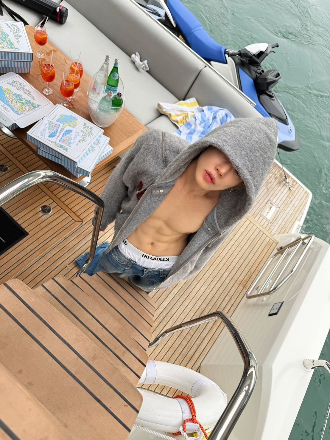 Foto aktivitas terbaru Yeonjun (TOMORROW X TOGETHER)