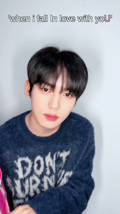 A moment captured by Han Yujin (ZEROBASEONE)'s fan