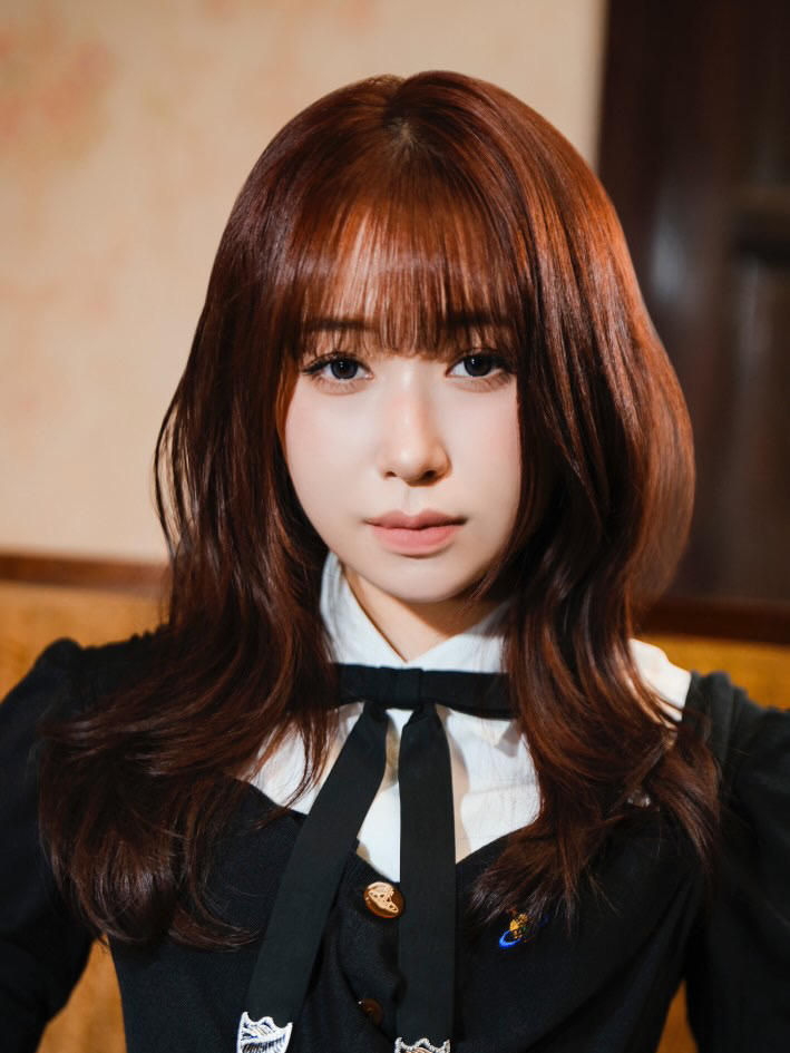 Recent activity shot of Kasahara Momona (ME:I)