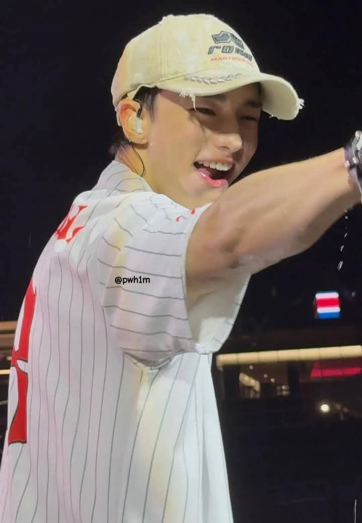 Latest photo of Hyunjin (Stray Kids)
