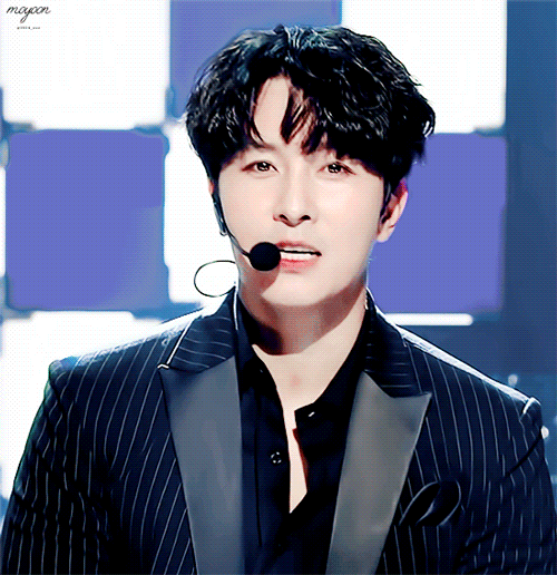 A moment captured by SHINHWA's fan