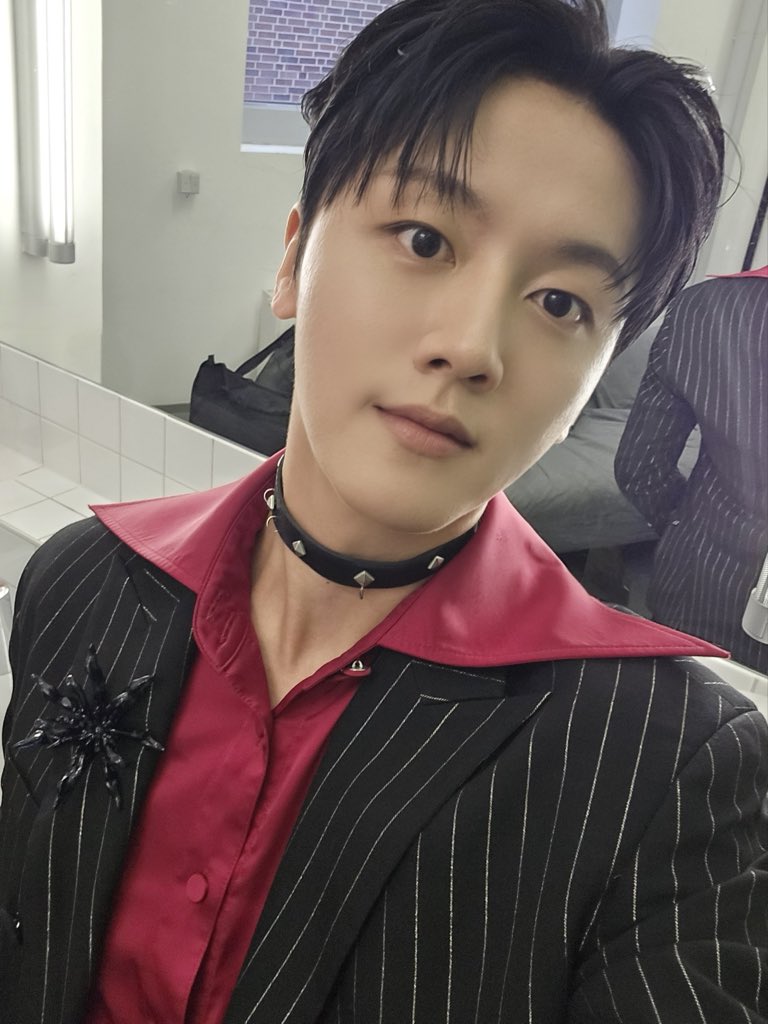 Behind-the-scenes cut of SF9