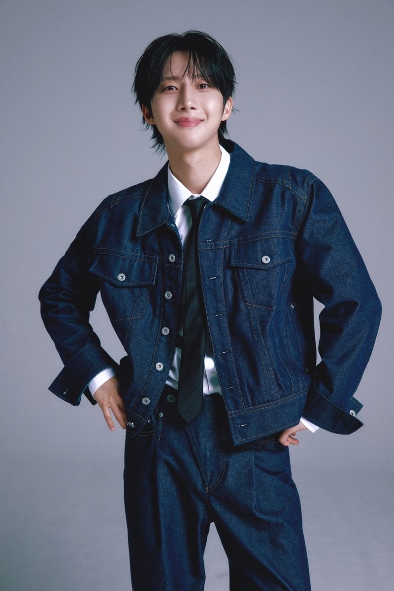 Recent activity shot of Hui (PENTAGON)