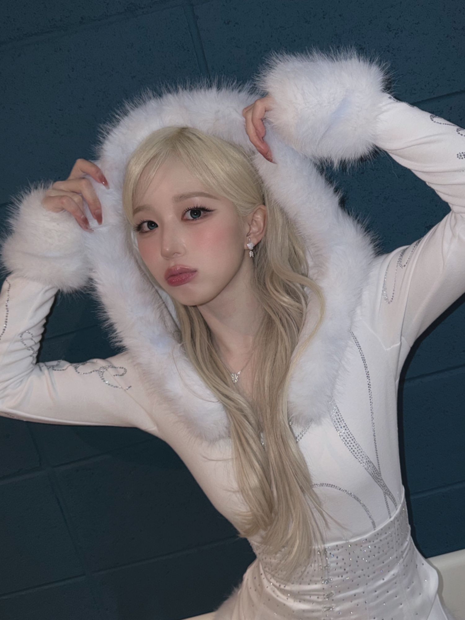 Behind-the-scenes cut of NMIXX