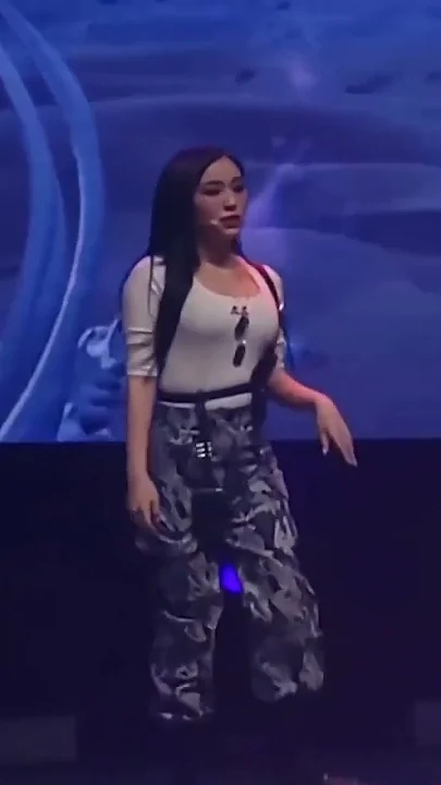 A moment captured by DREAMCATCHER's fan