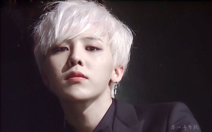 Behind-the-scenes cut of G-DRAGON (BIGBANG)