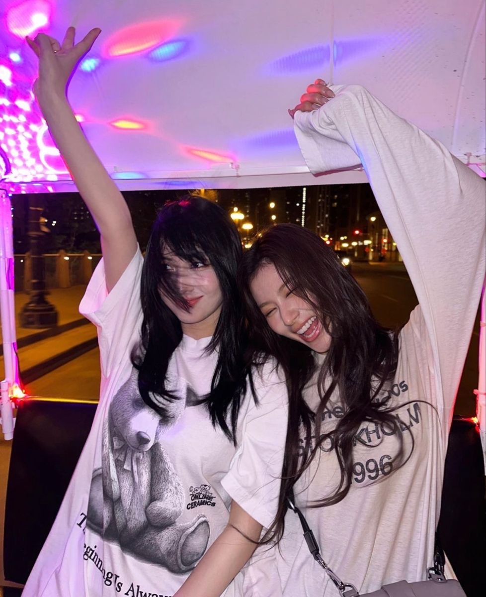 Latest photo of Sana (TWICE)