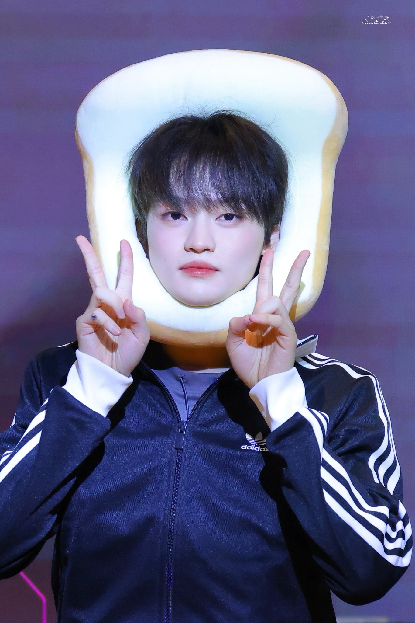 Behind-the-scenes cut of Chenle (NCT DREAM)