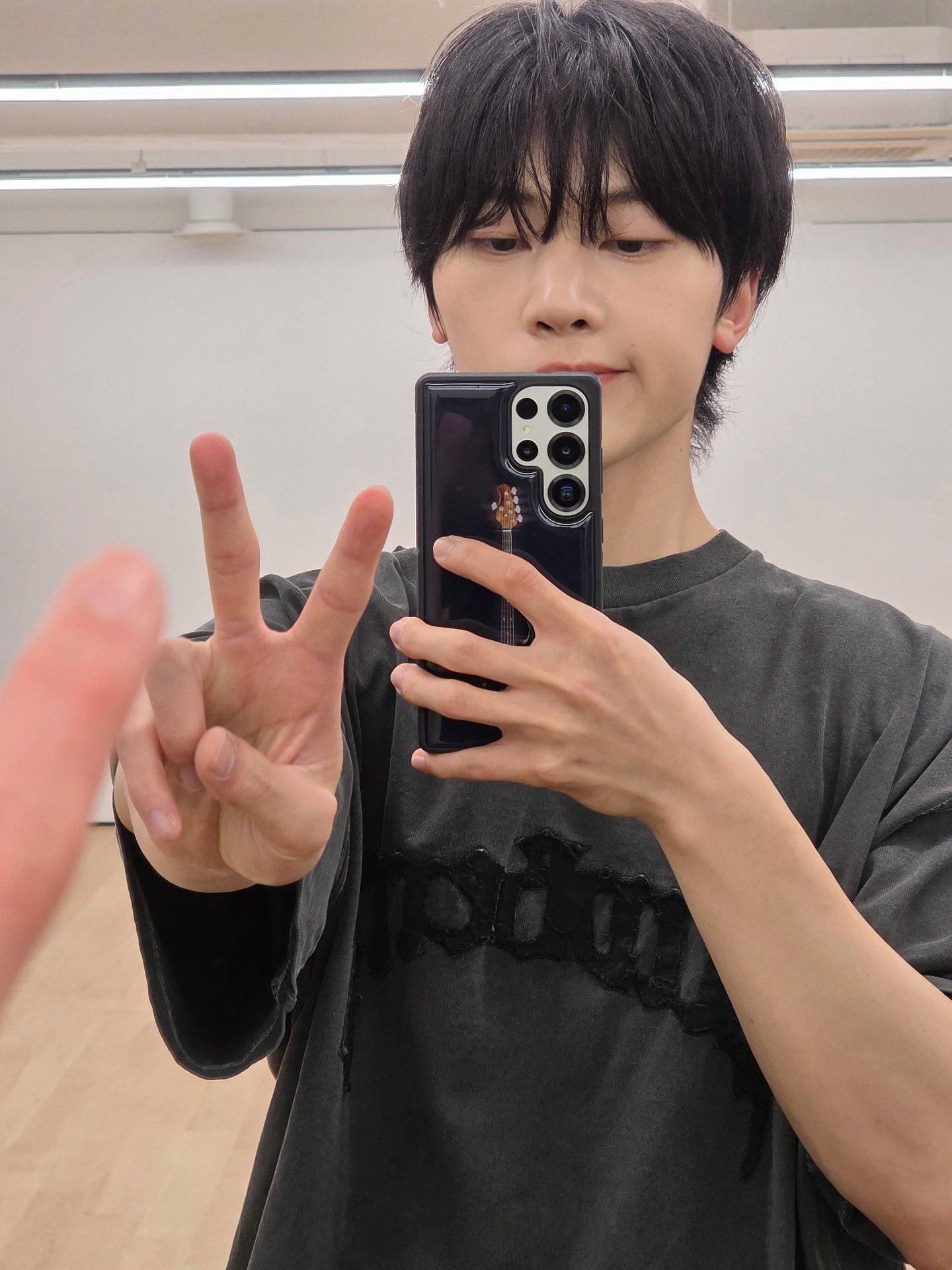 Recent activity shot of Seok Matthew (ZEROBASEONE)