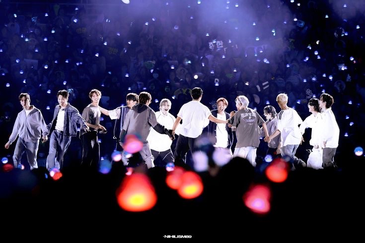 A moment captured by SEVENTEEN's fan