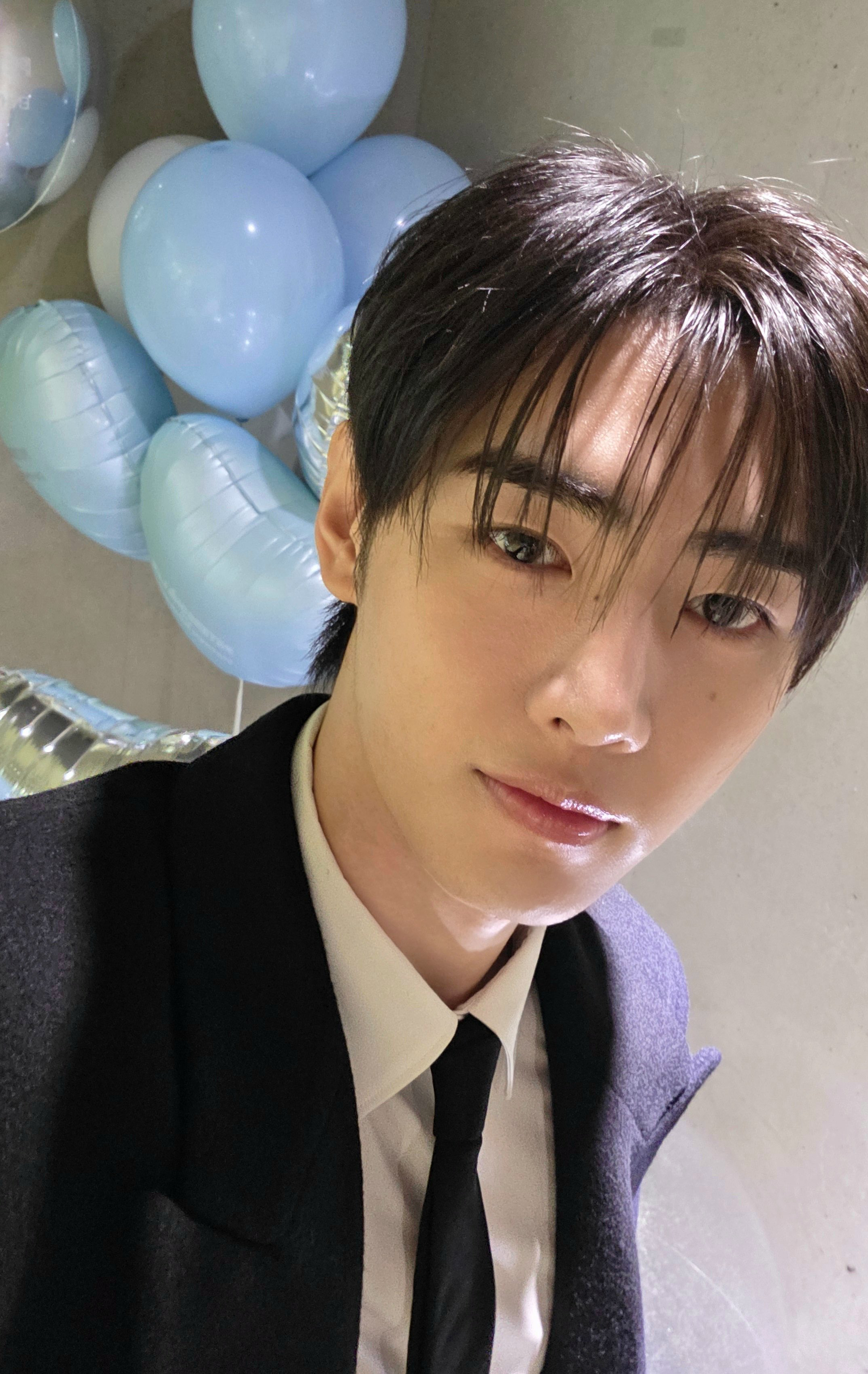 Foto terbaru Sunghoon (ENHYPEN)