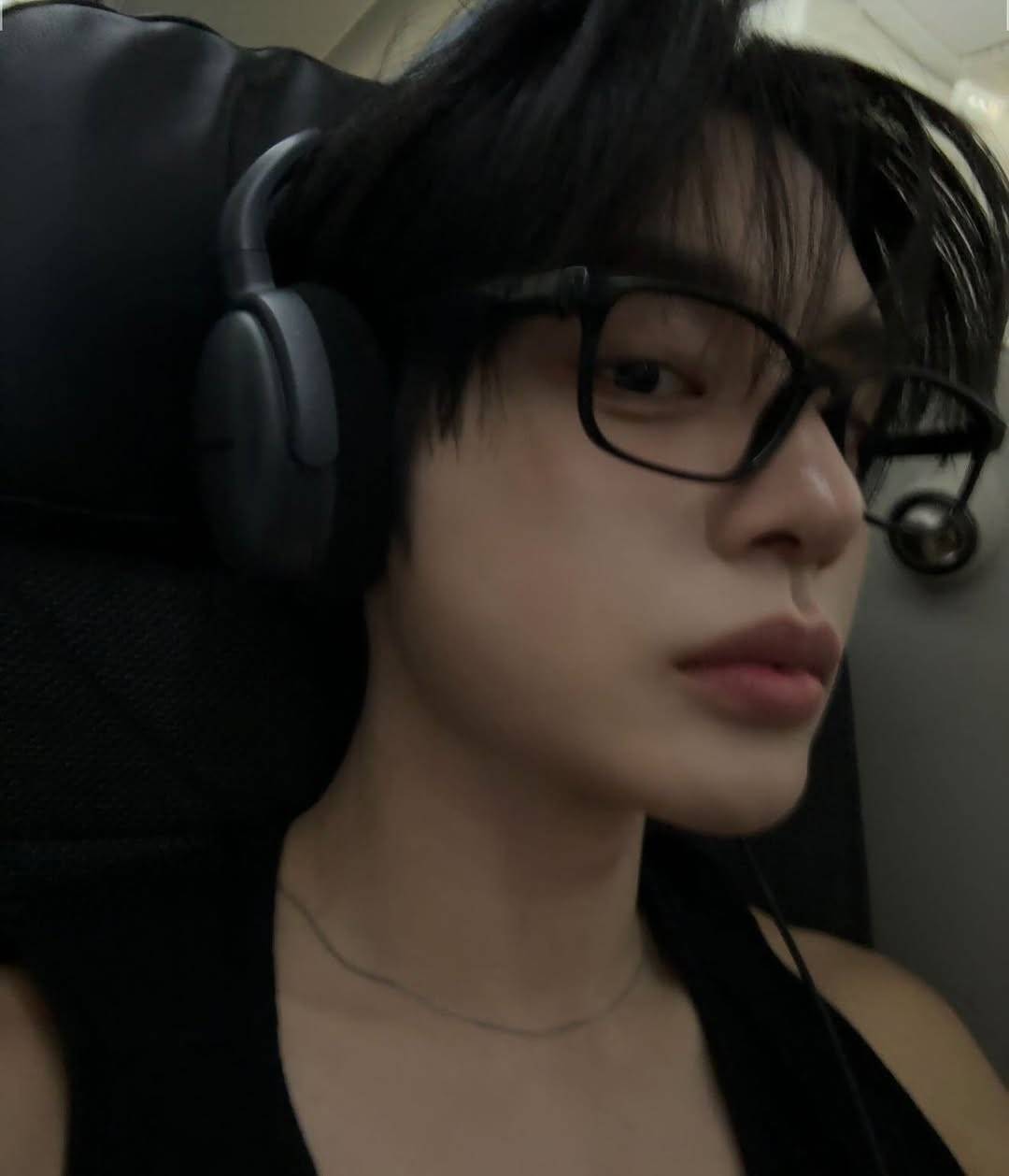 Recent activity shot of Kim Jiwoong (ZEROBASEONE)