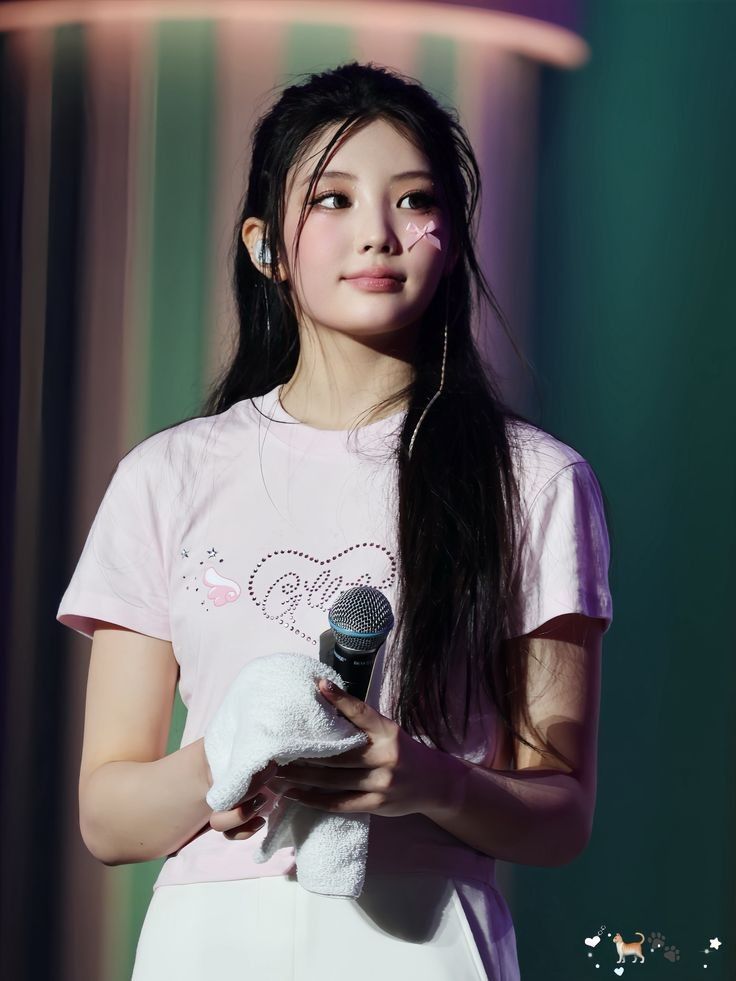 Latest photo of Wonhee (ILLIT)