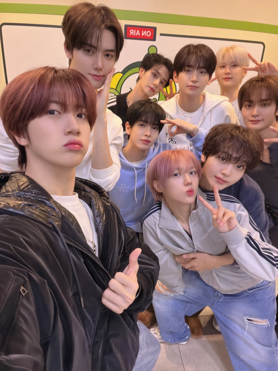 A moment captured by CRAVITY's fan