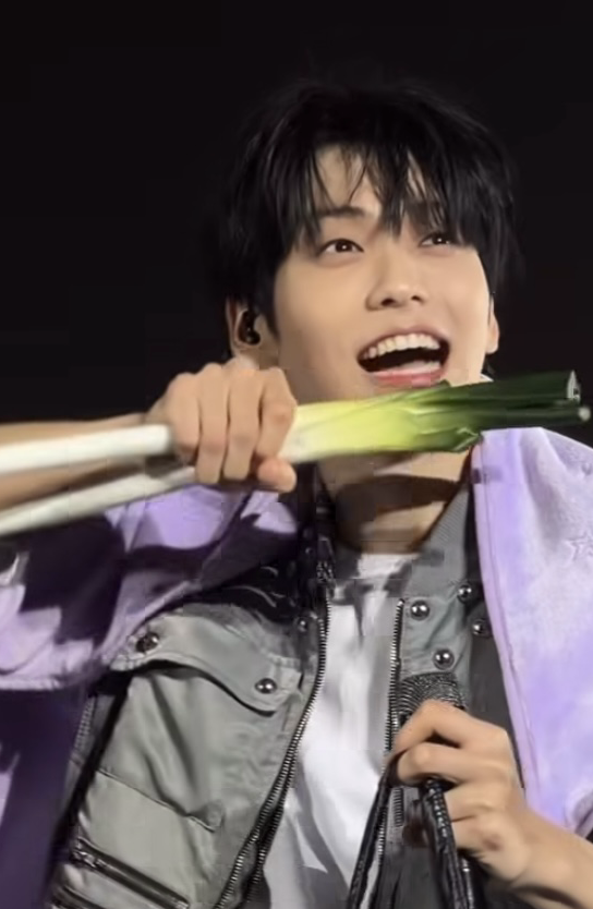 수빈 (투모로우바이투게더)의 최신 사진