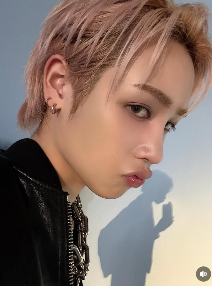 A moment captured by Hunter (Xikers)'s fan