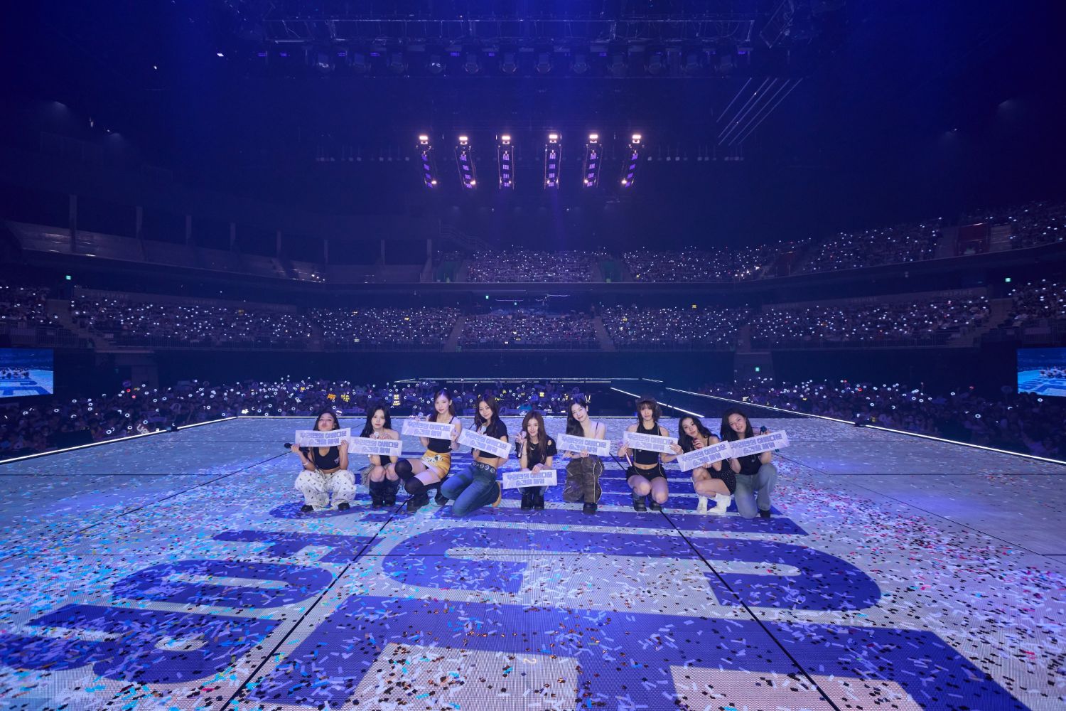 TWICE의 비하인드 컷