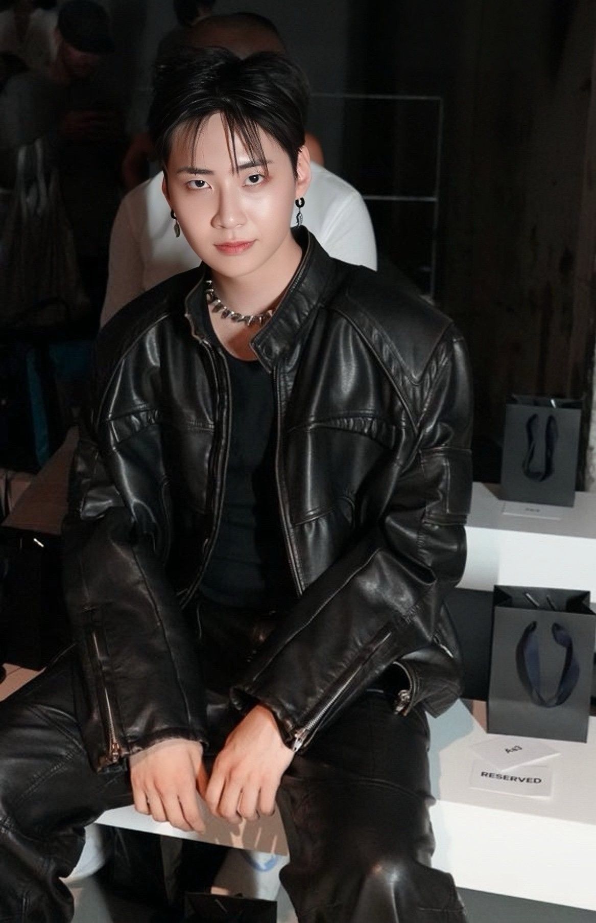 Behind-the-scenes cut of Lee Jinhyuk