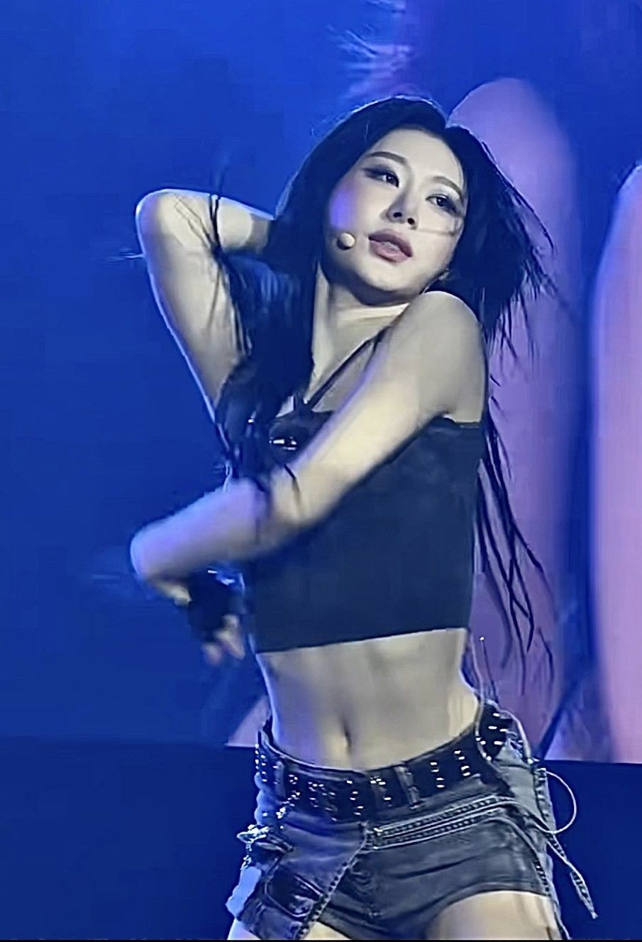 A moment captured by Chaeryeong (ITZY)'s fan