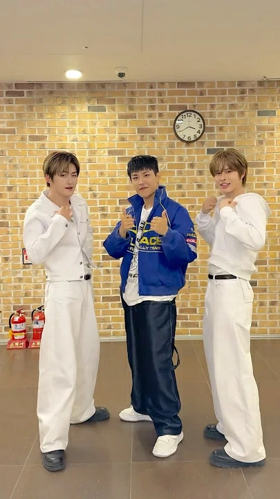 Behind-the-scenes cut of Park Woojin (AB6IX)