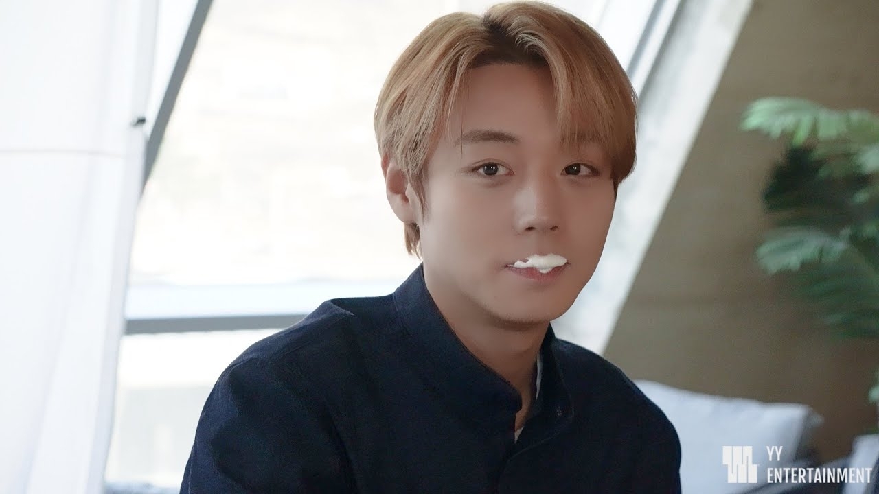 Behind-the-scenes cut of Park Jihoon