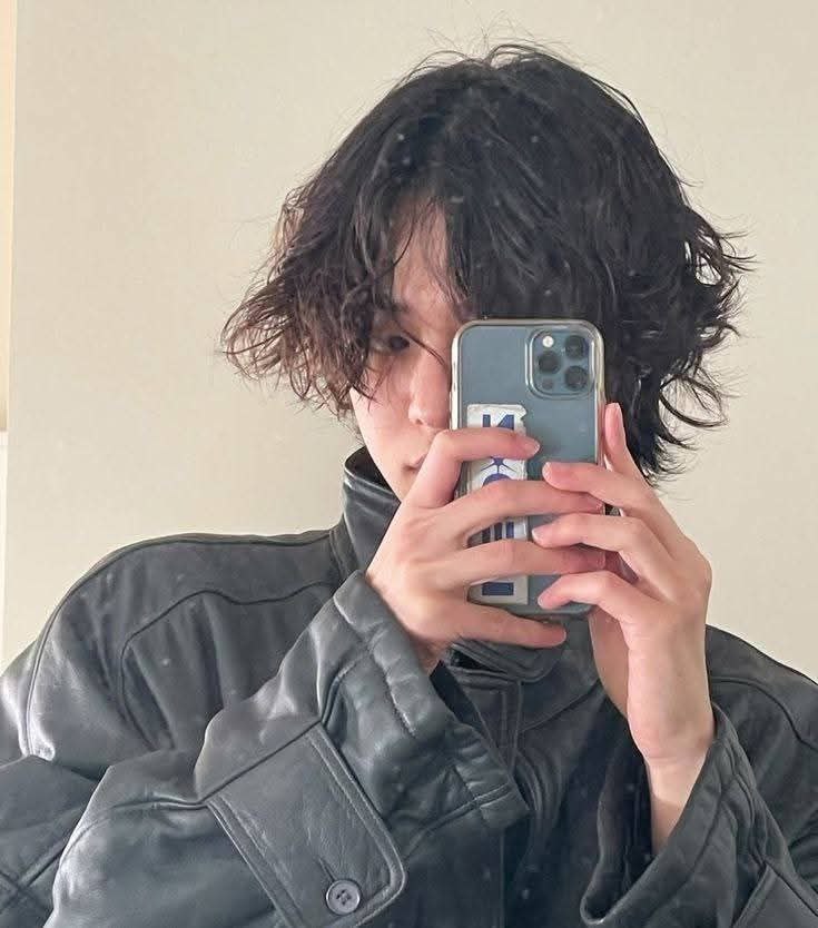 A moment captured by Lee Leo (ALPHA DRIVE ONE)'s fan